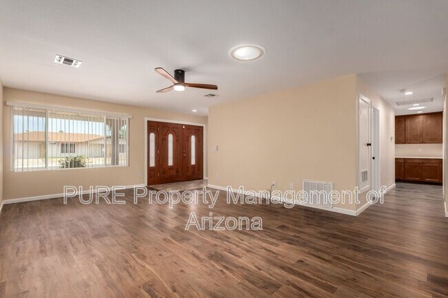 4131 W Mission Ln Phoenix, AZ 85051 photo 2