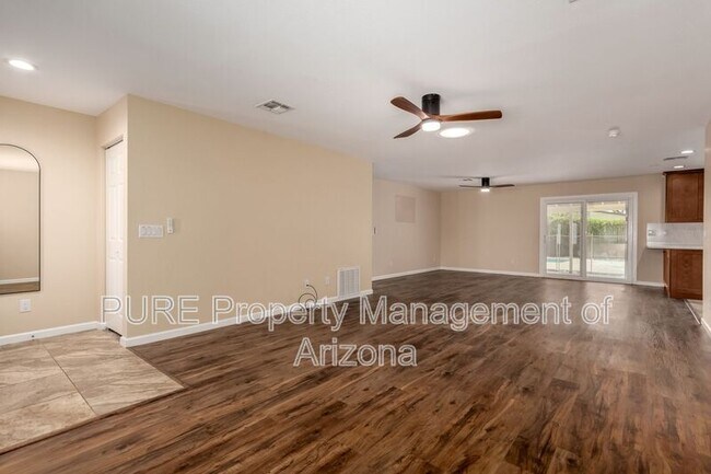 4131 W Mission Ln Phoenix, AZ 85051 photo 3