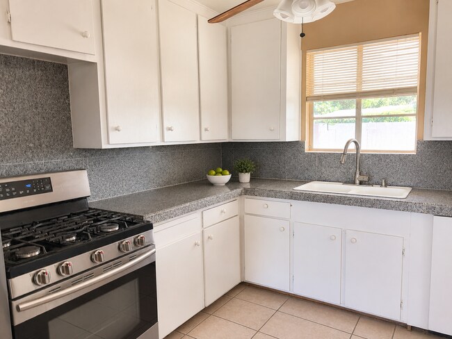 1425 E Hudson Dr Tempe, AZ 85281 photo 5