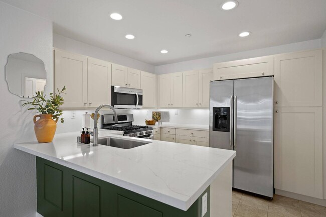 3504 Shoreline Bluff Ln San Diego, CA 92110 photo 4