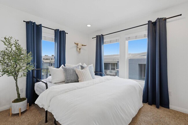 3504 Shoreline Bluff Ln San Diego, CA 92110 photo 3