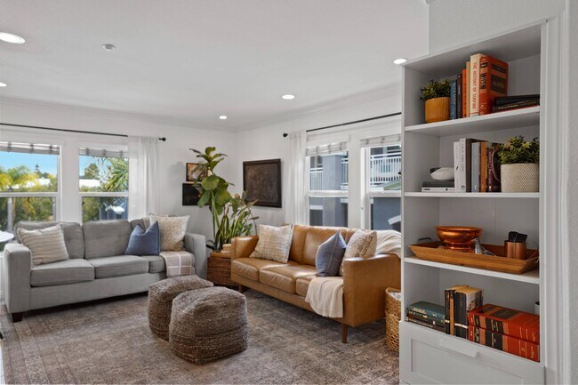 3504 Shoreline Bluff Ln San Diego, CA 92110 photo 2