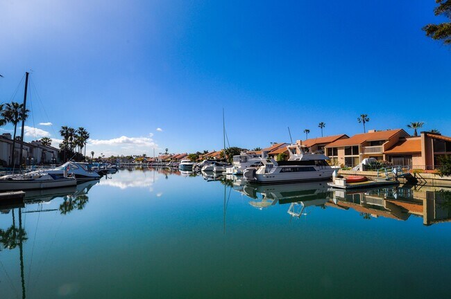 13 Port of Spain Rd Coronado, CA 92118 photo 2