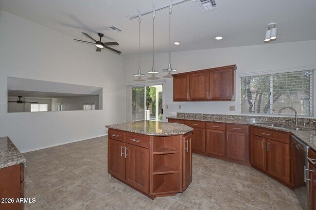 7629 W Kristal Way Glendale, AZ 85308 photo 3