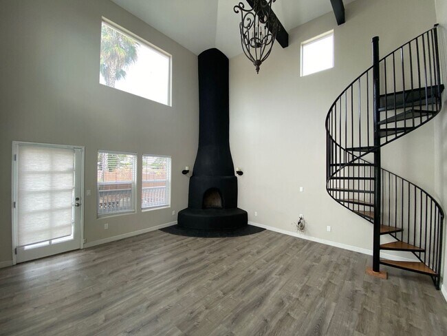 4841 Art St San Diego, CA 92115 photo 4