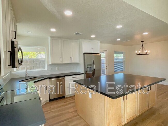 2655 E Enrose St Mesa, AZ 85213 photo 5