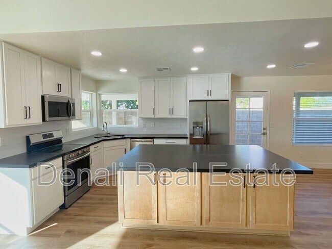 2655 E Enrose St Mesa, AZ 85213 photo 4