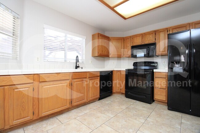 14666 N 90th Ln Peoria, AZ 85381 photo 4
