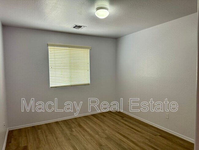 5216 W Albeniz Pl Phoenix, AZ 85043 photo 5