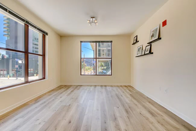 1150 J St San Diego, CA 92101 photo 4