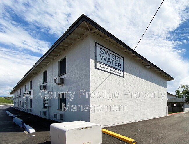 1945 W Sweetwater Ave Phoenix, AZ 85029 photo 2