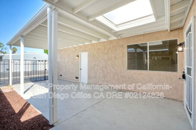 3689 Bartlett Ave Oceanside, CA 92057 photo 4