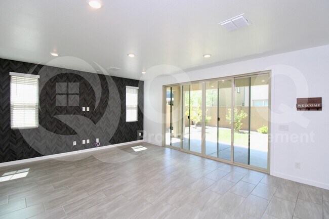 1045 E Thompson Way Chandler, AZ 85286 photo 4