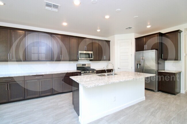 1045 E Thompson Way Chandler, AZ 85286 photo 3