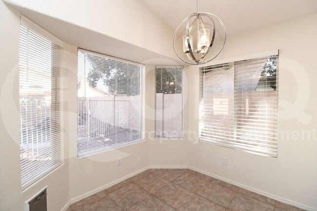 656 W Nopal Ave Mesa, AZ 85210 photo 4