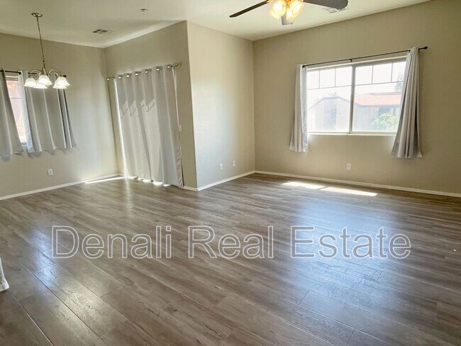 805 S Sycamore Mesa, AZ 85202 photo 3