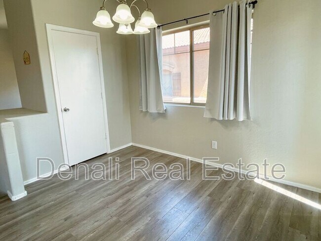 805 S Sycamore Mesa, AZ 85202 photo 5
