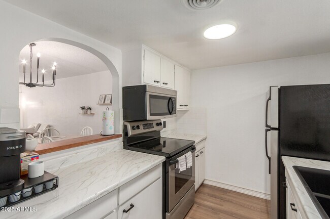 4701 N 68th St Scottsdale, AZ 85251 photo 3