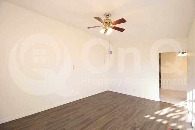 652 N Drew St W Mesa, AZ 85201 photo 3