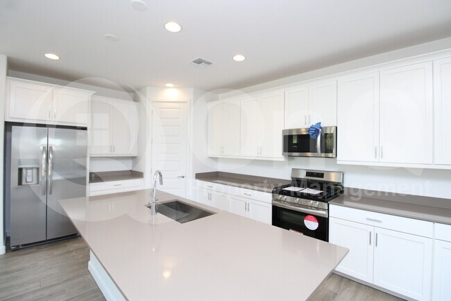 2064 W Sienna Bouquet Pl Phoenix, AZ 85085 photo 5