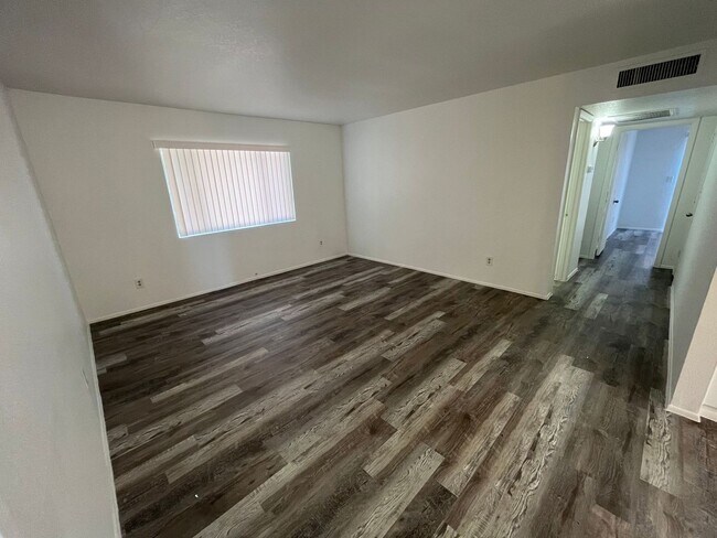 10219 N 12th Ave Phoenix, AZ 85021 photo 4