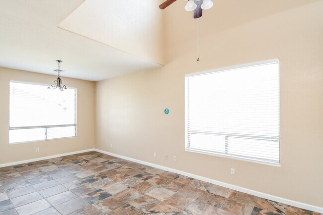 810 E Rossi Ct San Tan Valley, AZ 85140 photo 4