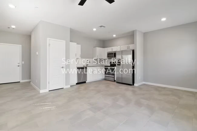 8283 N 22nd Dr Phoenix, AZ 85021 photo 3