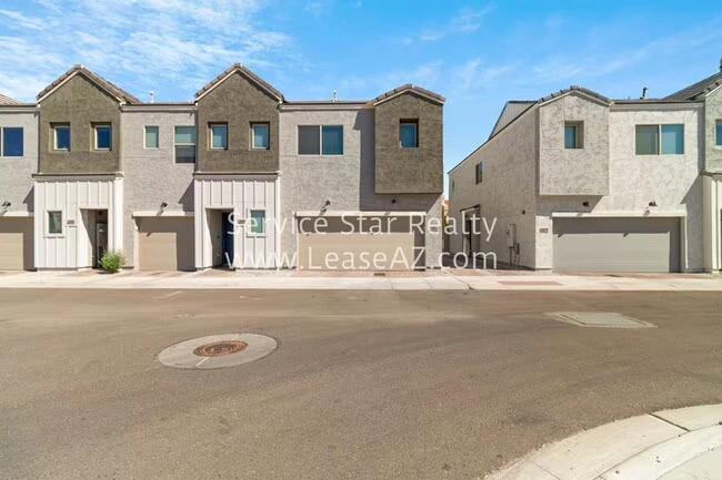 8283 N 22nd Dr Phoenix, AZ 85021 photo 2