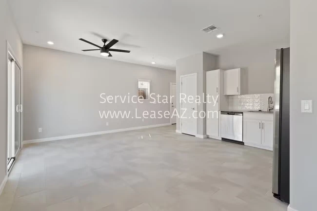 8283 N 22nd Dr Phoenix, AZ 85021 photo 5