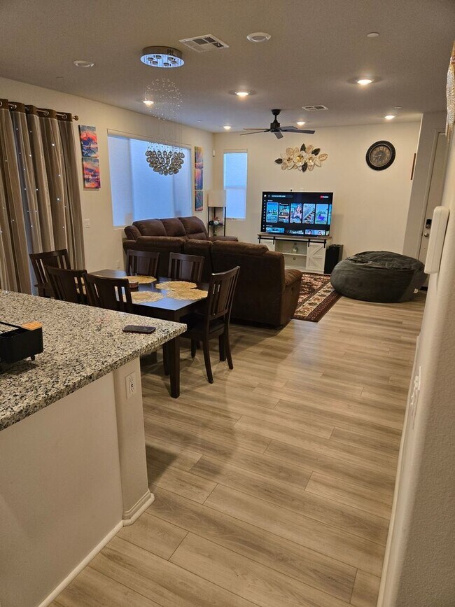 36466 Arcs St Winchester, CA 92596 photo 5