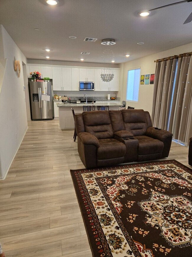 36466 Arcs St Winchester, CA 92596 photo 4