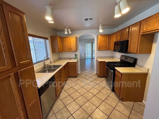12521 W Myer Ln El Mirage, AZ 85335 photo 3