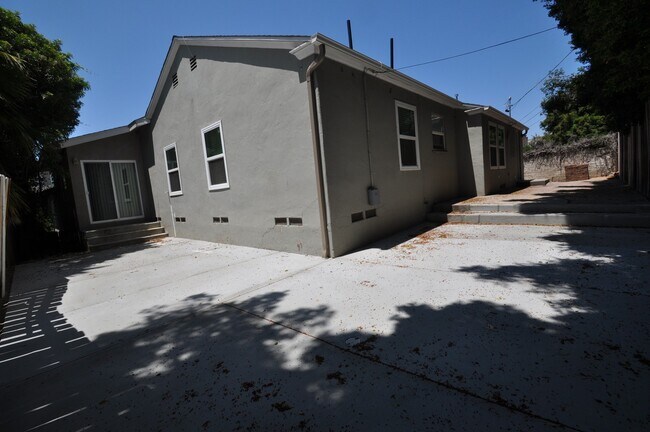 5045 College Ave San Diego, CA 92115 photo 4