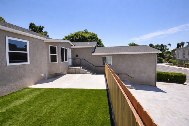 5045 College Ave San Diego, CA 92115 photo 2