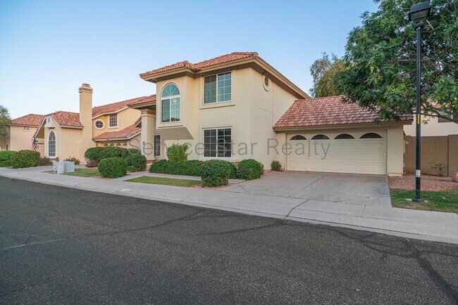 3801 E Orchid Ln Phoenix, AZ 85044 photo 2