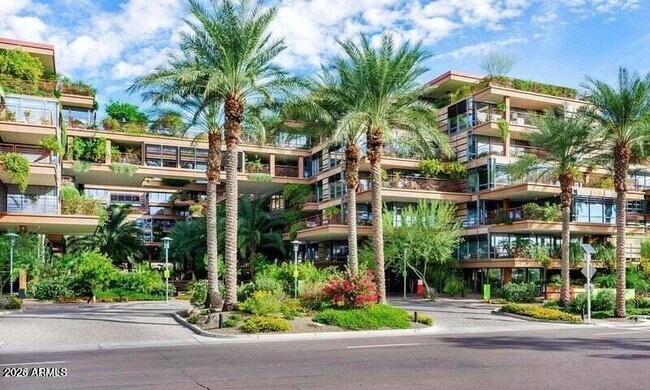 7161 E Rancho Vista Dr Scottsdale, AZ 85251
