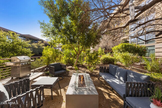 7161 E Rancho Vista Dr Scottsdale, AZ 85251 photo 3