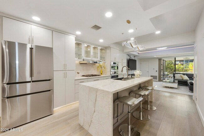 7161 E Rancho Vista Dr Scottsdale, AZ 85251 photo 5