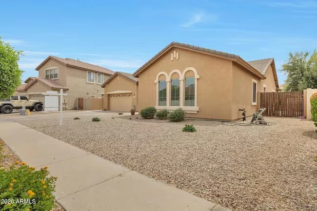 8807 W Carole Ln photo 3
