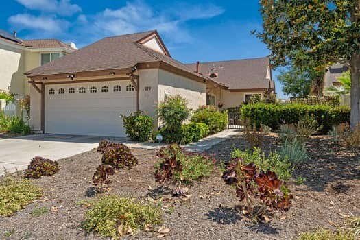 919 Sendero Ave Escondido, CA 92026 photo 2