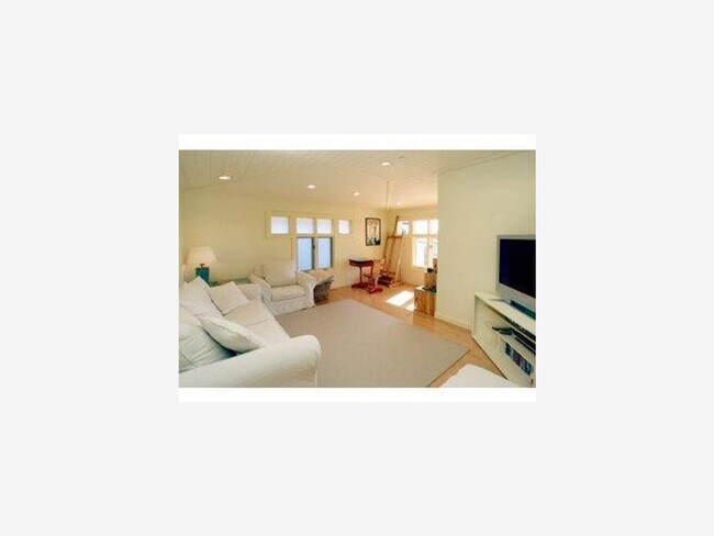 2098 Harborview Ct Santa Cruz, CA 95062 photo 3