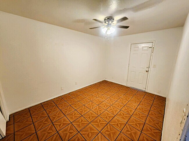 337 N 93rd St Mesa, AZ 85207 photo 4