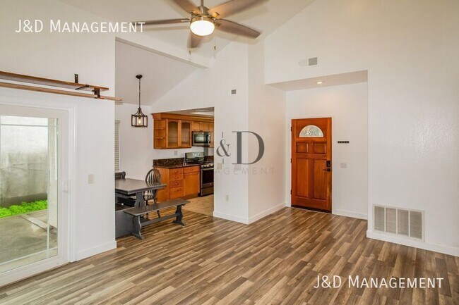 932 Glenwood Way Escondido, CA 92026 photo 4