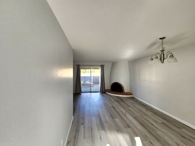 1168 E Cochise Dr Phoenix, AZ 85020 photo 3