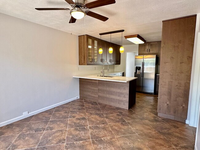 3266 Loma Riviera Dr San Diego, CA 92110 photo 5