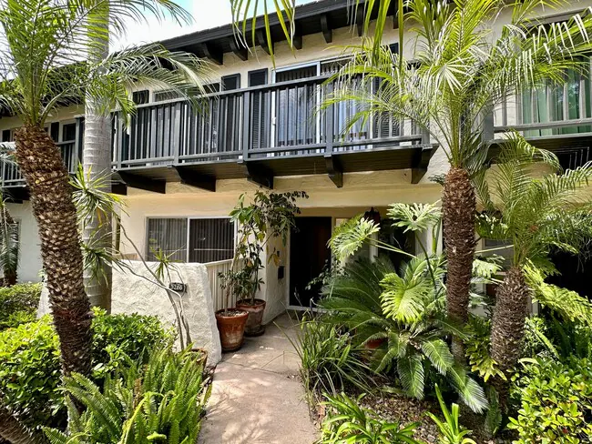 3266 Loma Riviera Dr San Diego, CA 92110 photo 3
