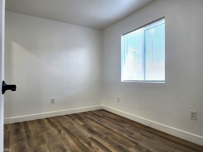 1830 Newton Ave San Diego, CA 92113 photo 4