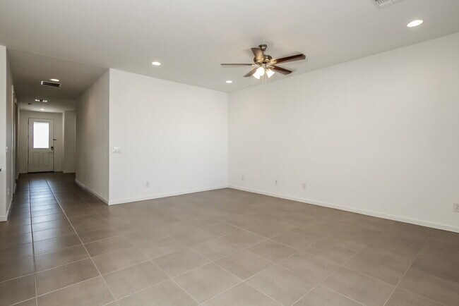 5630 W Notch Hill Rd Phoenix, AZ 85339 photo 3