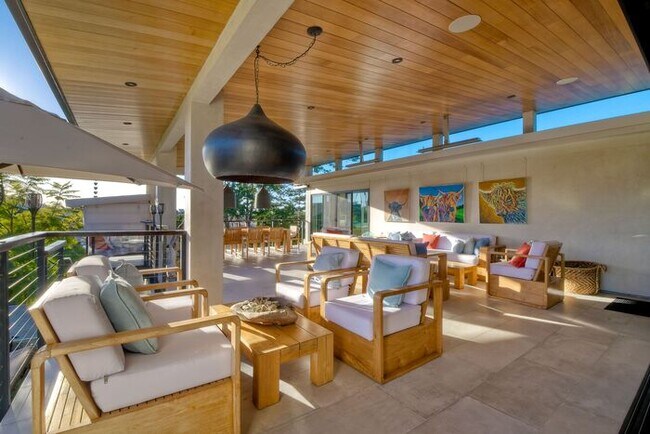 253 E Jason St Encinitas, CA 92024 photo 2