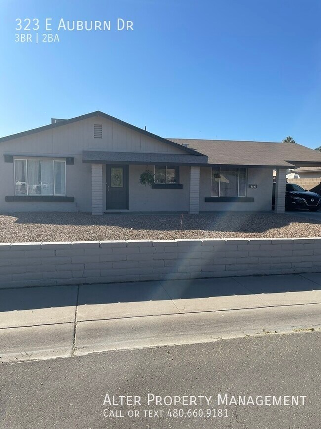 323 E Auburn Dr Tempe, AZ 85283 photo 2